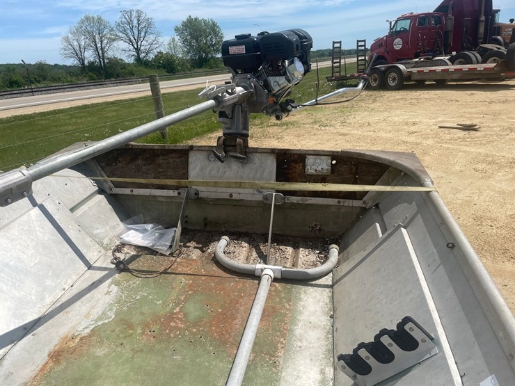 #2001-•-14'-landau-aluminum-boat-with-a-mud-motor-(no-title)-image-28