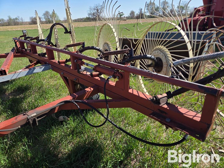hesston-3980-image-20