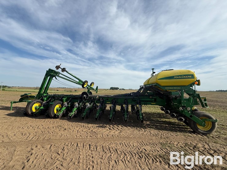 2011-john-deere-1770nt-ccs-image-8