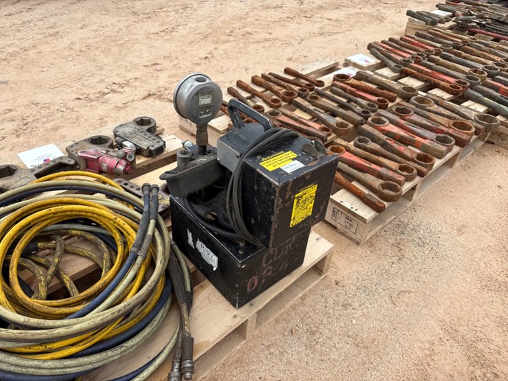 patriot-10k-portable-electric-hydraulic-power-pack-w/-set-of-hydraulic-torque-wrenches-image-4