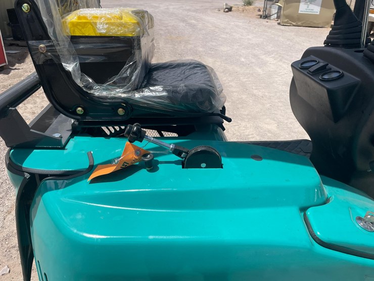 #2660-•-unused-cfg-mini-excavator-image-32