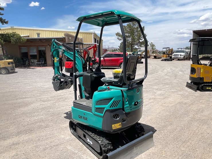 #2659-•-unused-cfg-mini-excavator-image-7