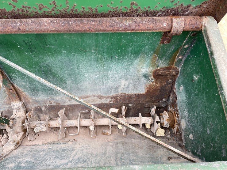 #2015-•-antique-john-deere-lime-spreader-image-18