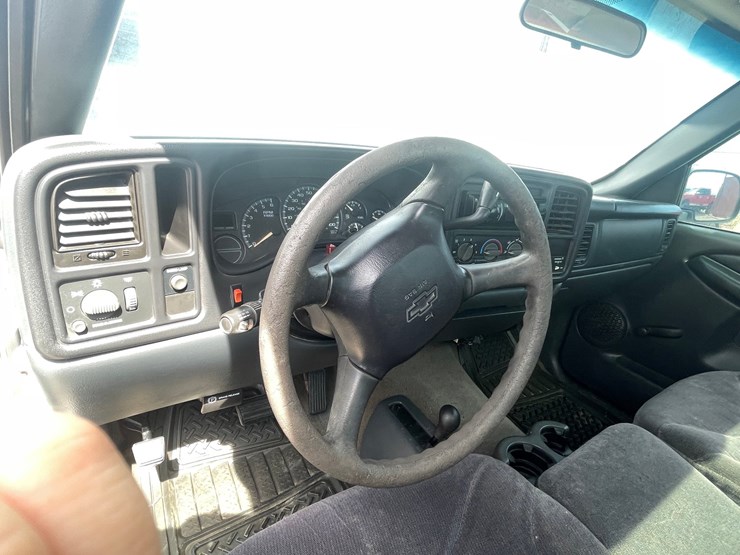#212-•-2001-chevrolet-silverado-pickup-truck-(has-a-nm-title-image-66