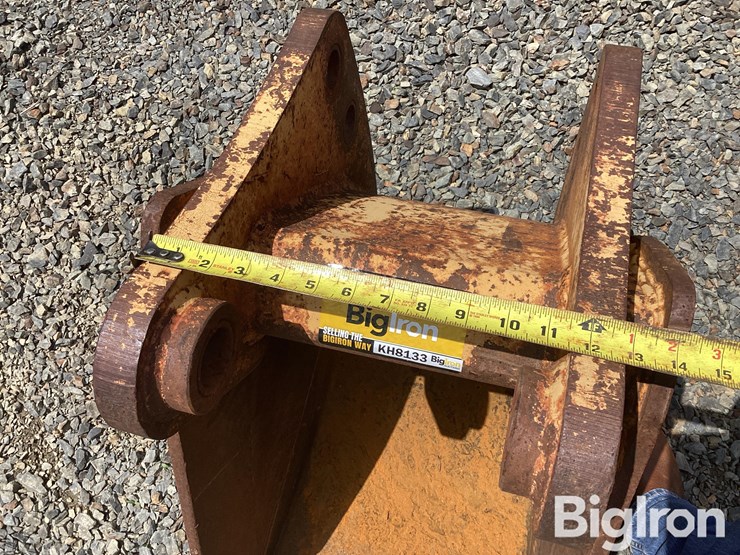 17.5”-excavator-bucket-image-12