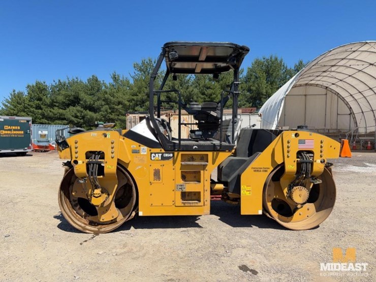 2016-caterpillar-cb54b-image-2