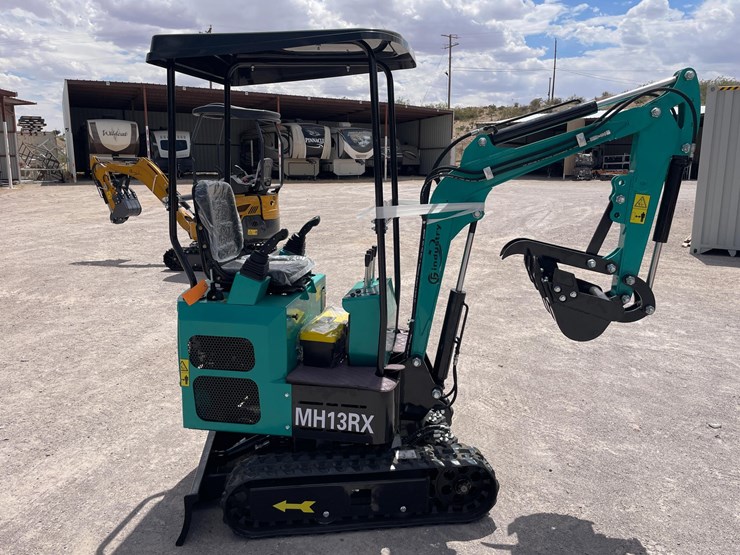 #2652-•-unused-cfg-mini-excavator-image-4