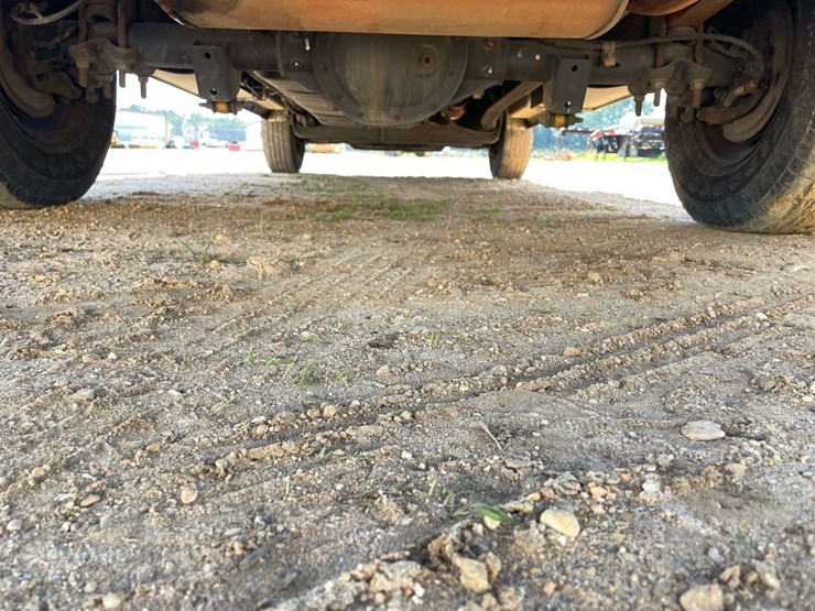 2019-chevrolet-express-3500-image-24
