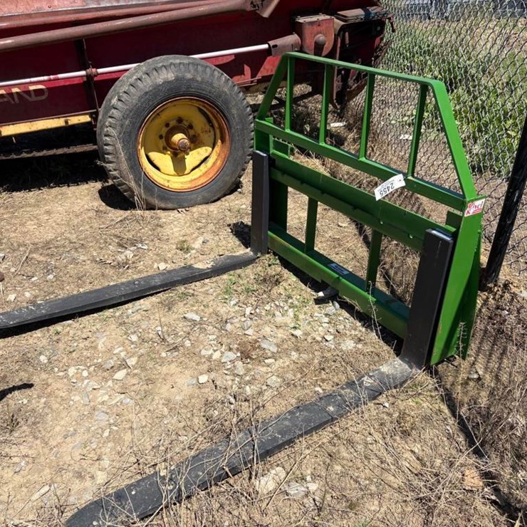 John Deere Kivel Pallet Fork Attachment