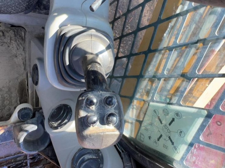 2011-caterpillar-262c-image-12