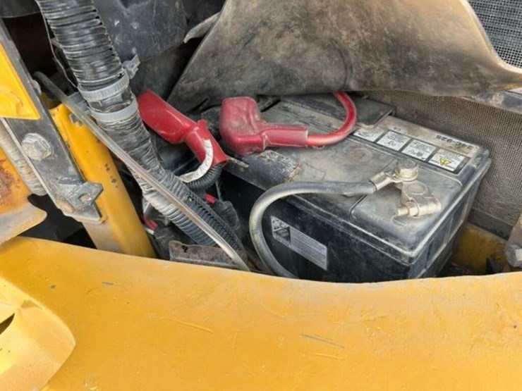 2014-deere-85g-image-24