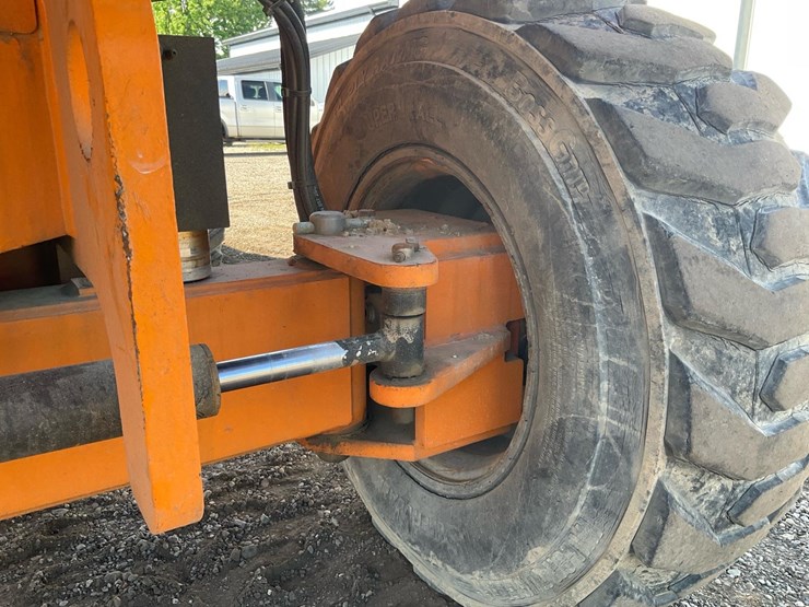 2005-jlg-600s-image-9