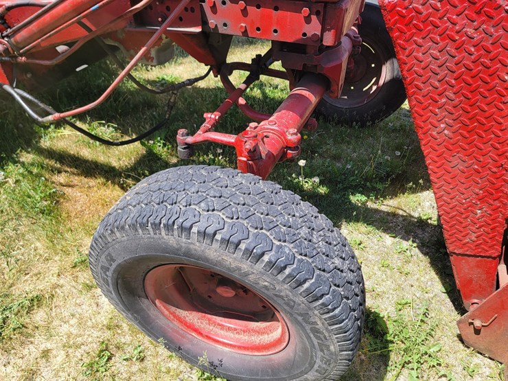 case-ih-farmall-706-image-25