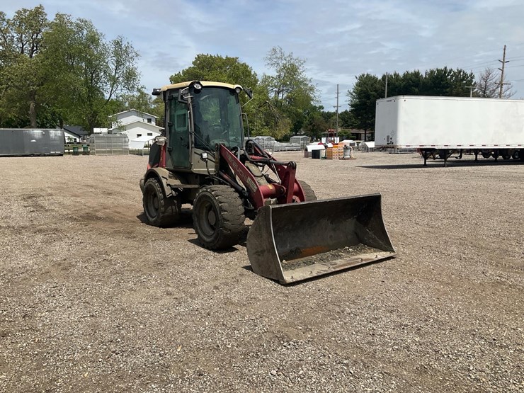 2018-takeuchi-tw65-image-11