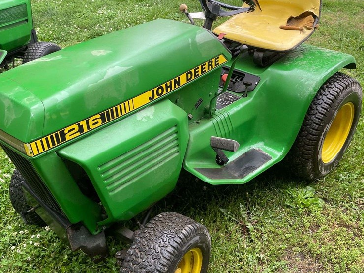 1981-john-deere-216-image-2