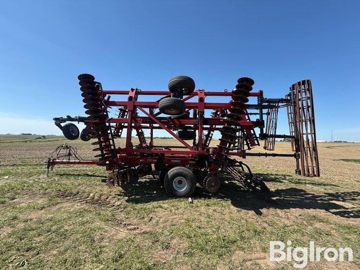 2011-case-ih-330-image-8