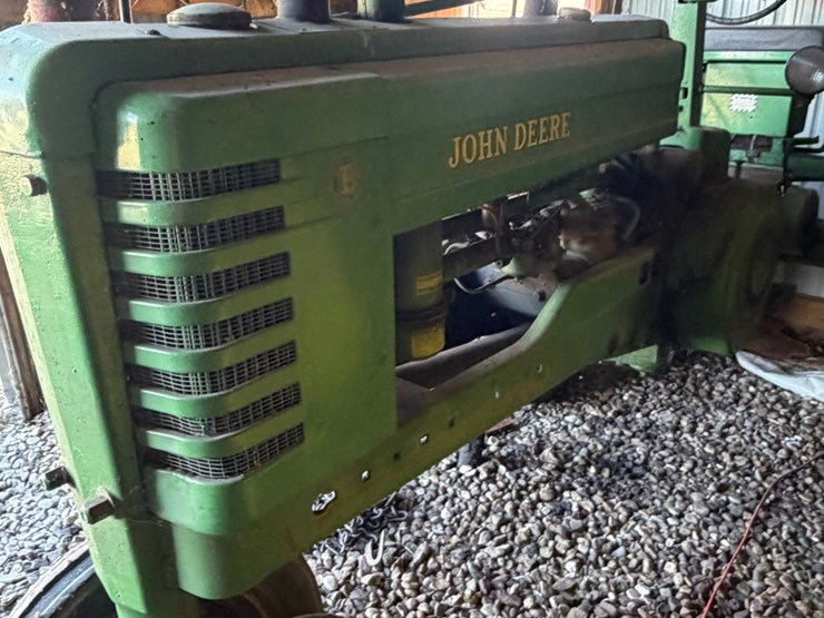 john-deere-b-image-8