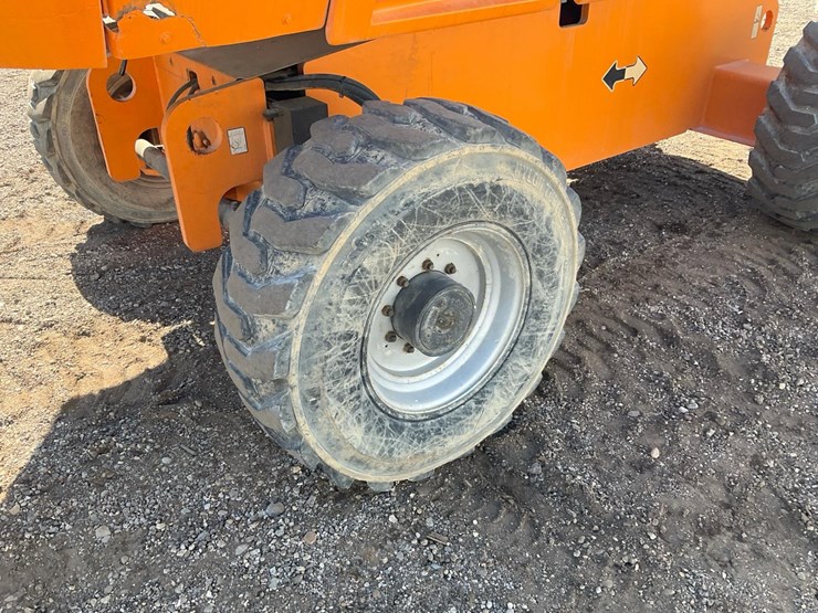 2005-jlg-600s-image-11