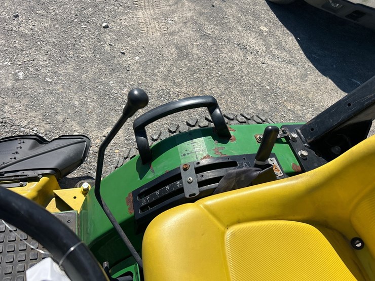 john-deere-4100-image-8