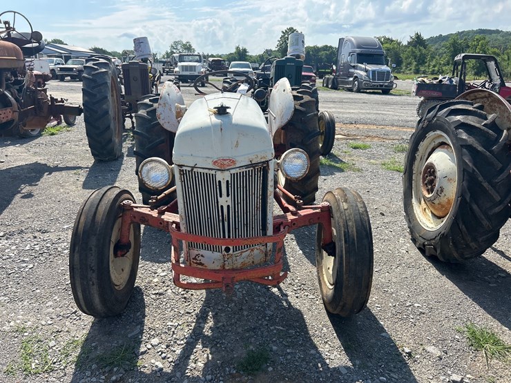 ford-tractor-image-2