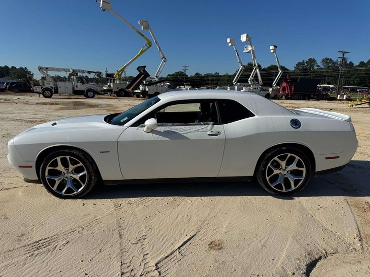 2015-dodge-challenger-r/t-hemi-2d-coupe---193,876-miles-image-8