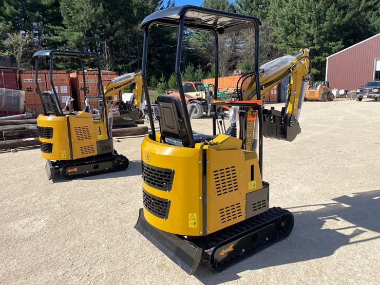 #1101-•-new-ats-rt15r-mini-excavator-image-4
