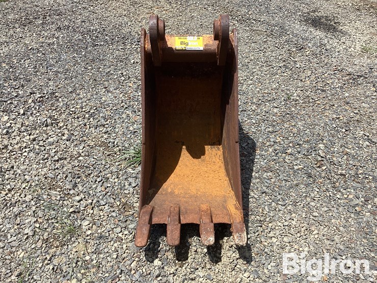 17.5”-excavator-bucket-image-2
