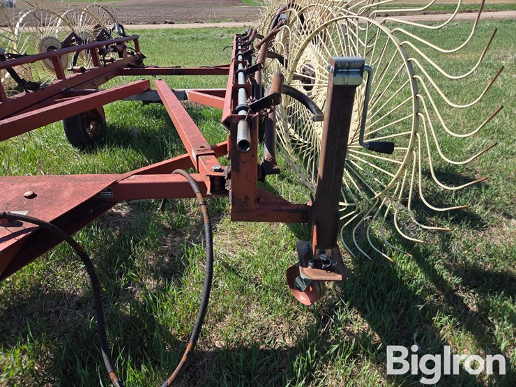 hesston-3980-image-13
