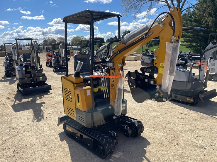 #1103-•-new-ats-rt15r-mini-excavator-image-2