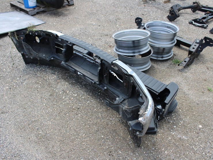2025-ford-f350-image-2