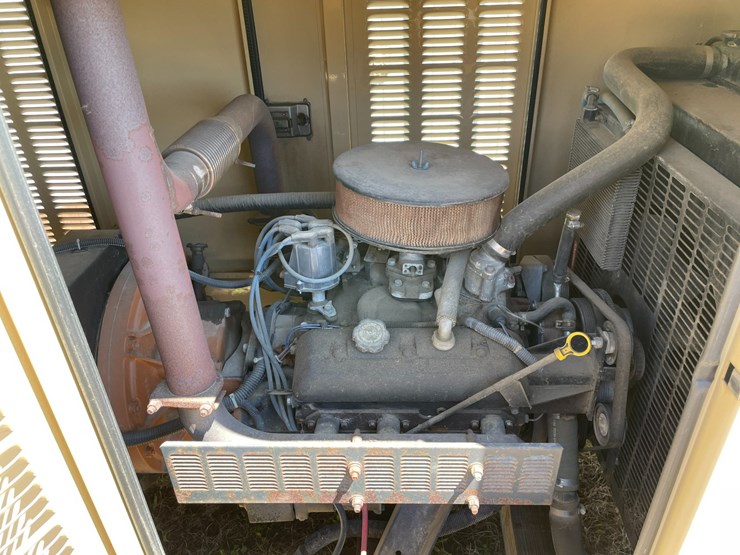 #7057-•-generac-2000-series-natural-gas-generator-(deerbrook,-wi)-image-8