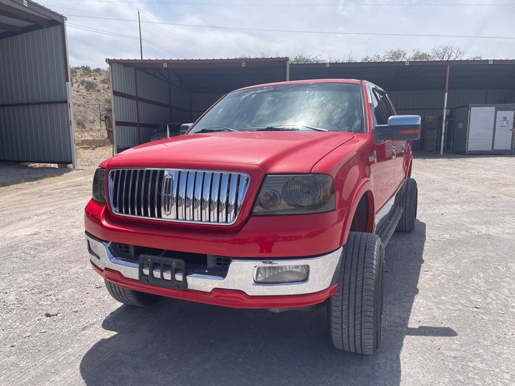 #220-•-2006-lincoln-mark-lt-pickup-truck-(has-a-nm-title)-image-2