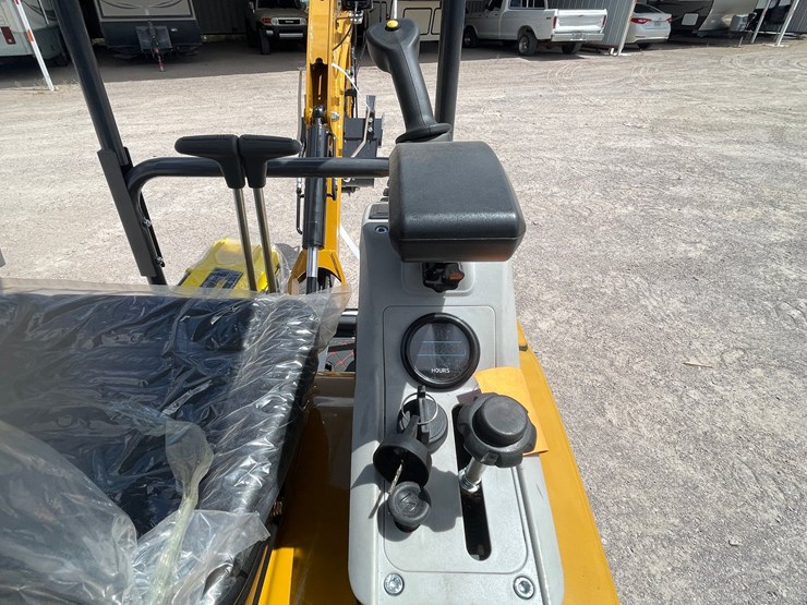 #2661-•-unused-cfg-mini-excavator-image-25