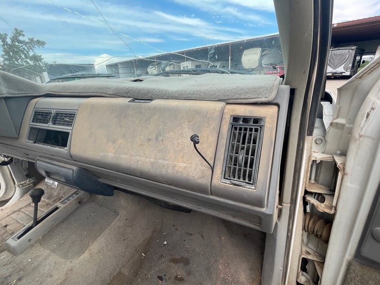 1992-chevrolet-k2500-image-46