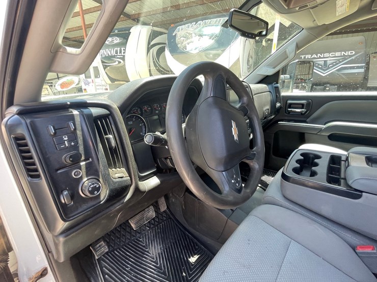 2016-chevrolet-silverado-3500-image-23