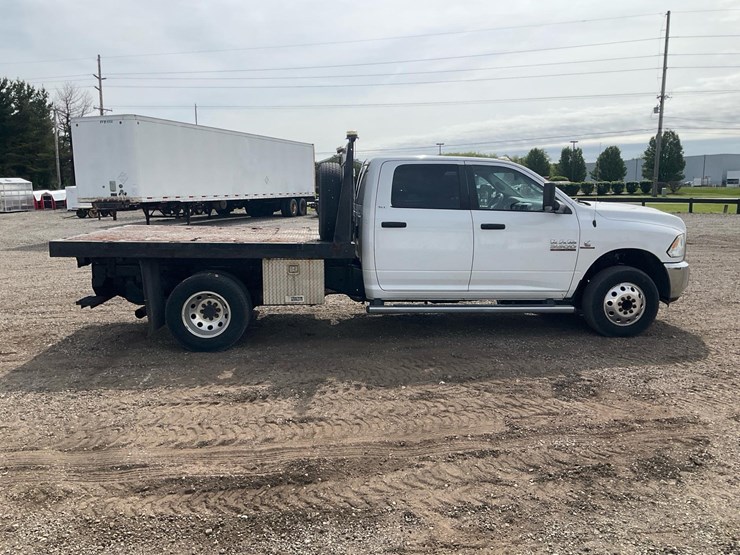 2015-dodge-3500-image-4