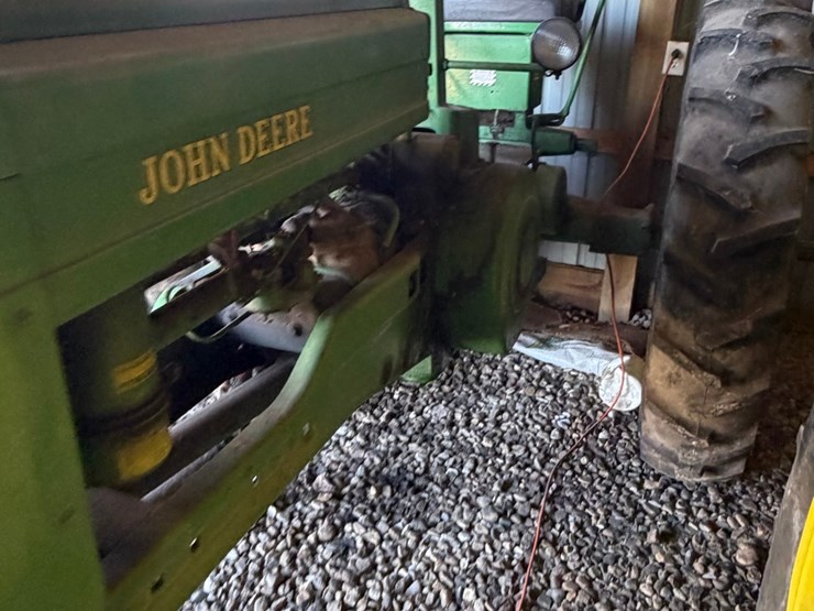 john-deere-b-image-11