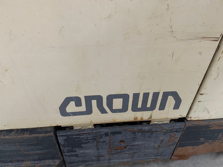 #301-•-1982-crown-electric-order-picker-image-8