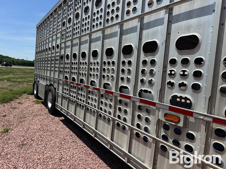 2015-eby-livestock-trailer-image-17