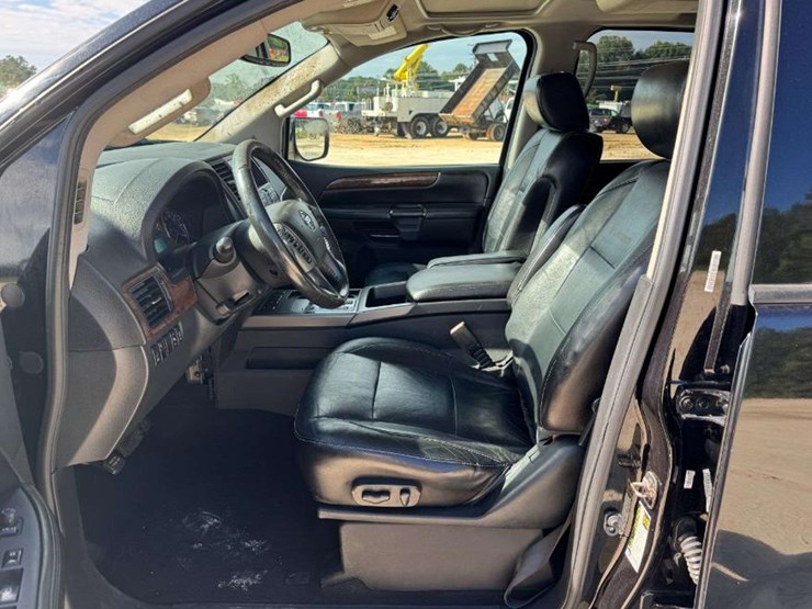 2014-nissan-armada-image-10