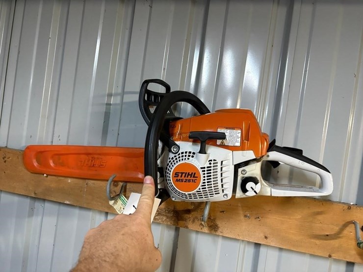 stihl-ms251c-chainsaw-image-3