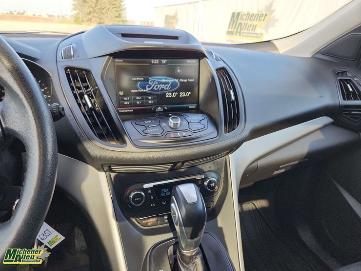 2015-ford-escape-image-24