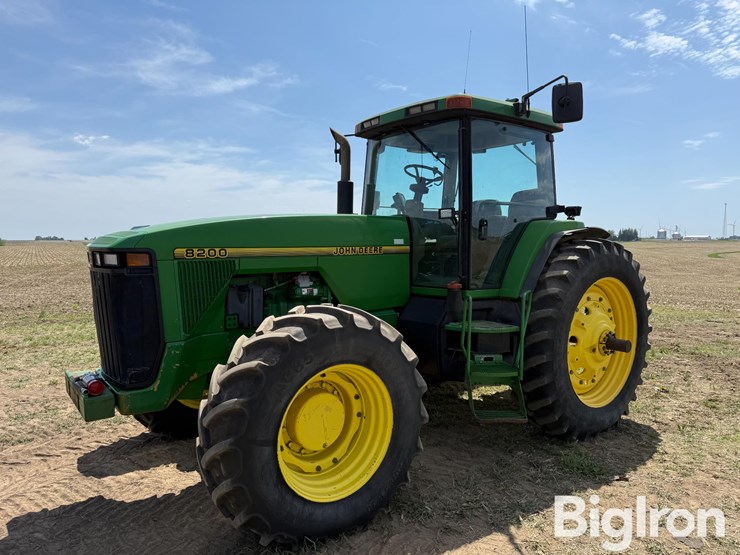 1995-john-deere-8200-image-1