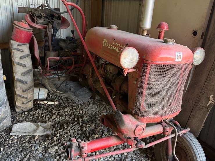 ihc-cub,-￼has-belly-mower-image-3