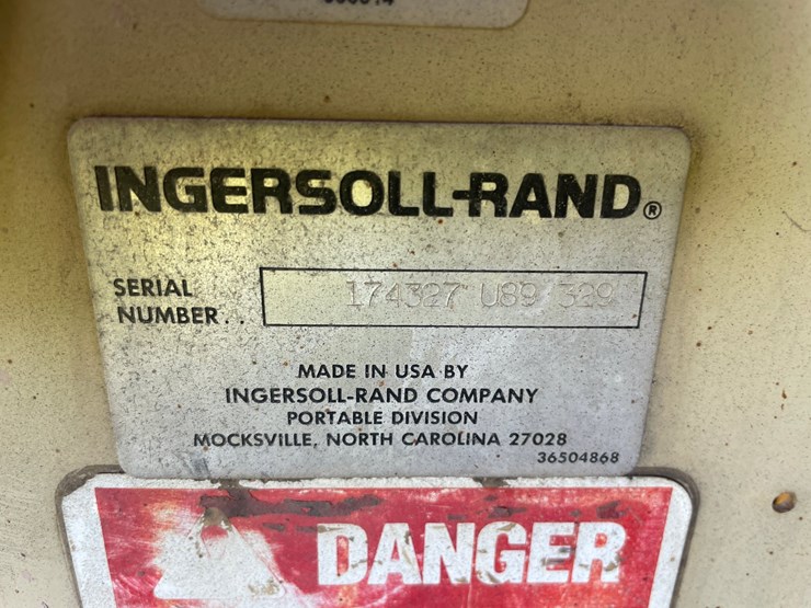 john-deere-4239d-image-17