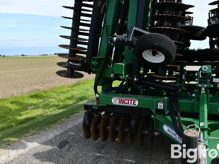 mcfarlane-incite-5140-drb-40'-universal-tillage-image-13
