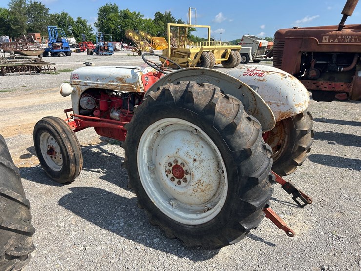 ford-tractor-image-4