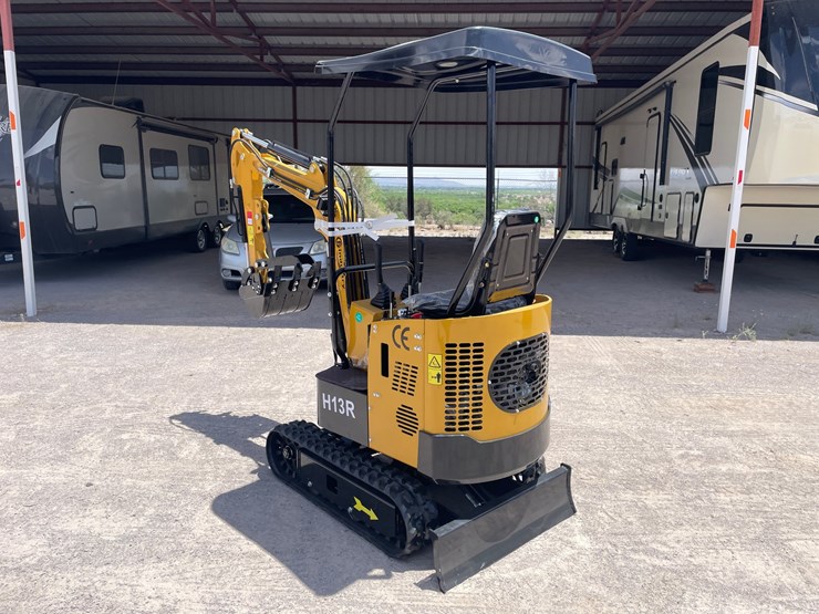 #2651-•-unused-cfg-mini-excavator-image-8