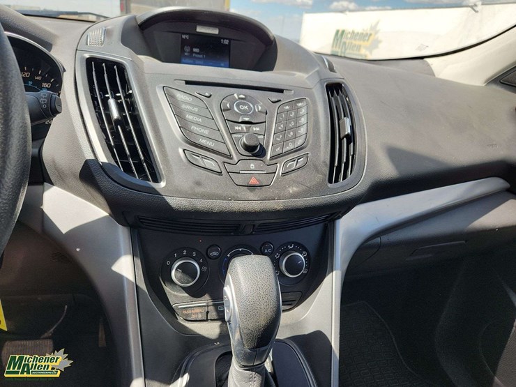 2016-ford-escape-se-image-21