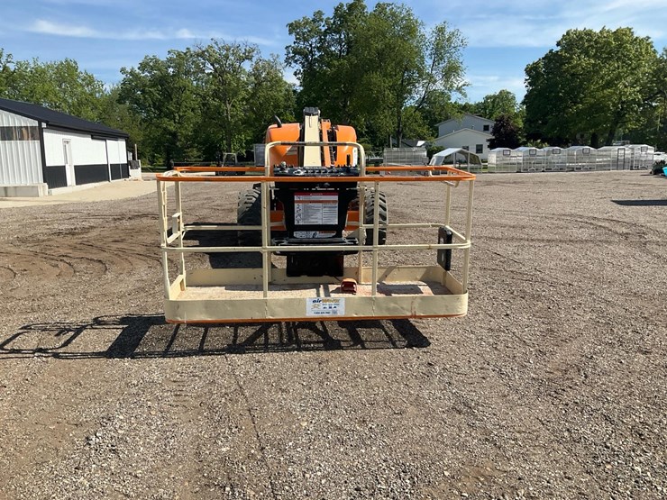 2005-jlg-600s-image-8